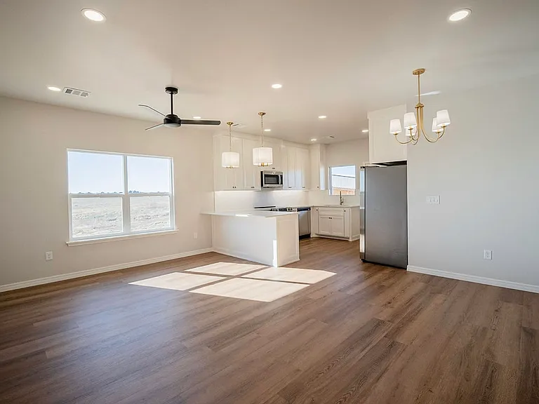 19001 Sierra Madre Dr — Photo 13