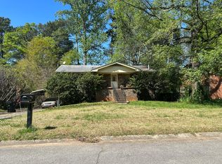 972 Pineglen Dr, Forest Park, GA 30297
