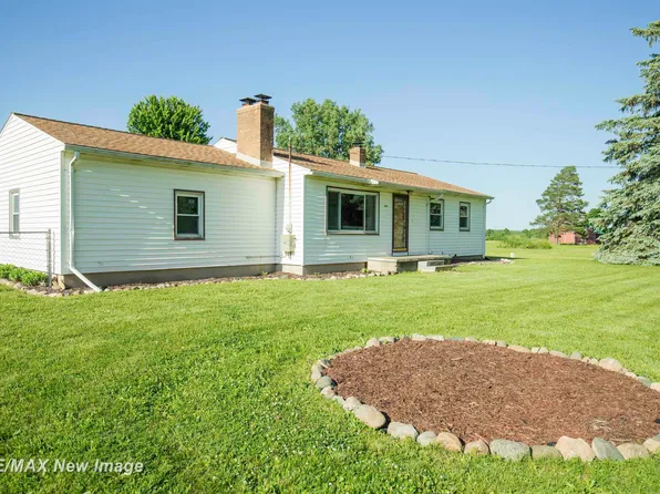 10005 E Lennon Rd, Lennon, MI 48449