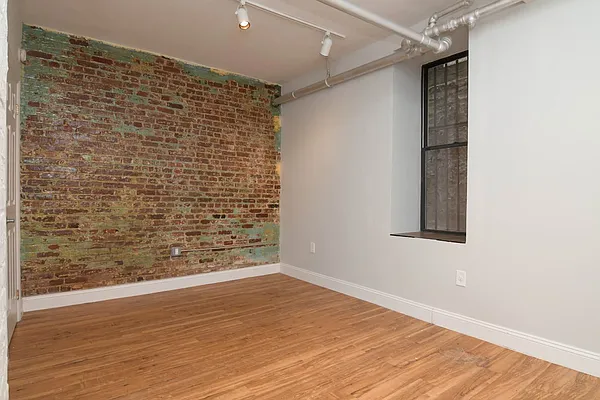 Rented by Compass | media 19