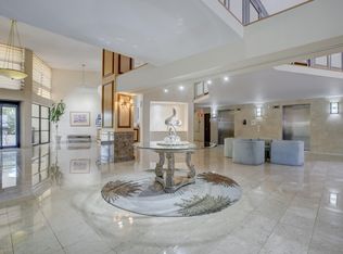 600 Parkview Dr APT 819, Hallandale Beach, FL 33009