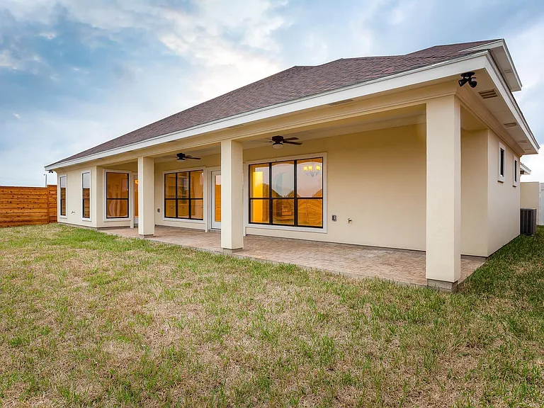 4904 Nevis Dr — Photo 12