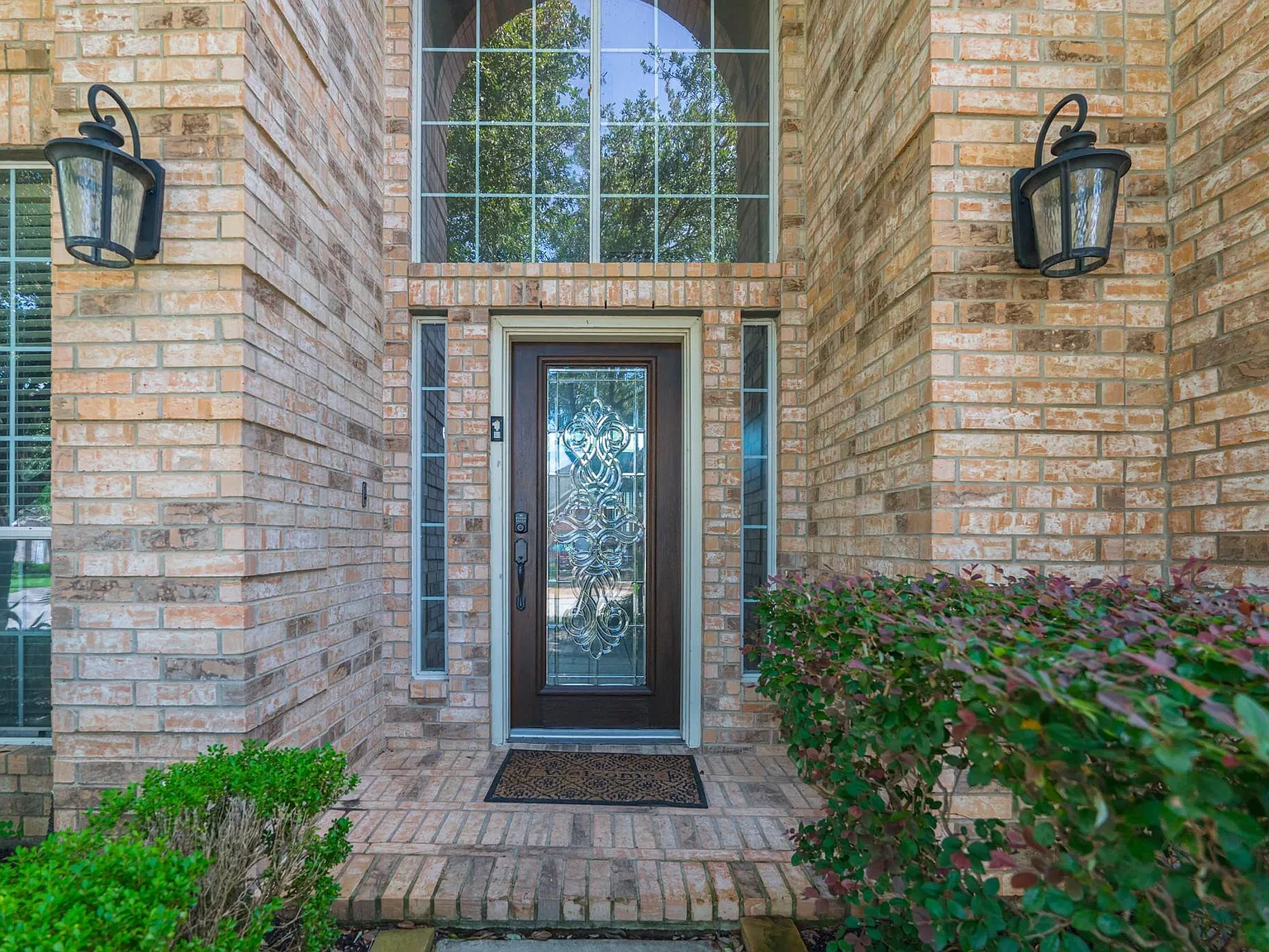 5 bed, 4.5 bath, 3827 sqft, $3,300 — Photo 4