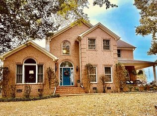 104 Meadowbrook Dr, Bolivar, TN 38008