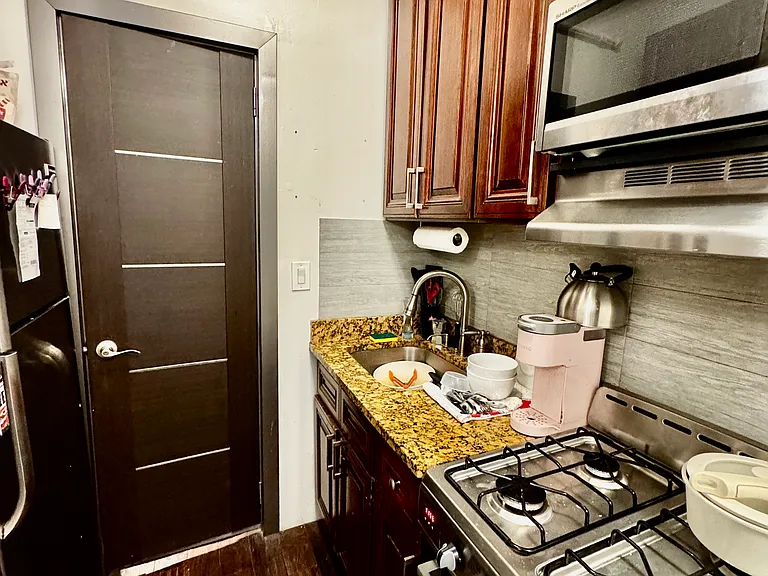 321 W 89th St #8 — Photo 12