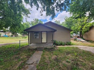 320 W 8th St, Ada, OK 74820