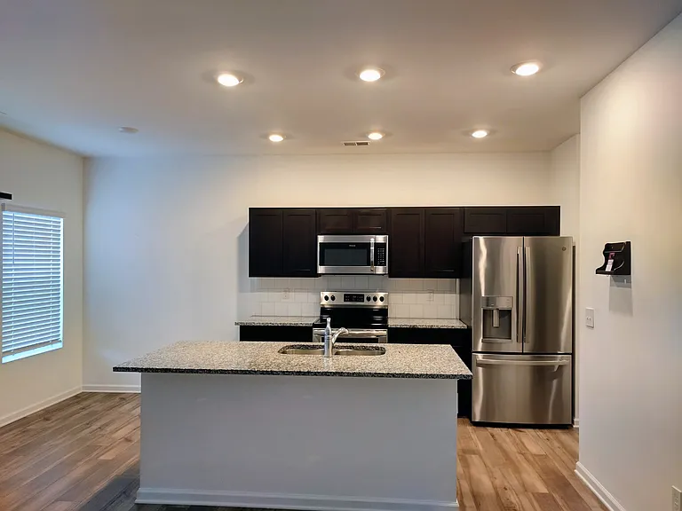 1111 Lossie Ln — Photo 4