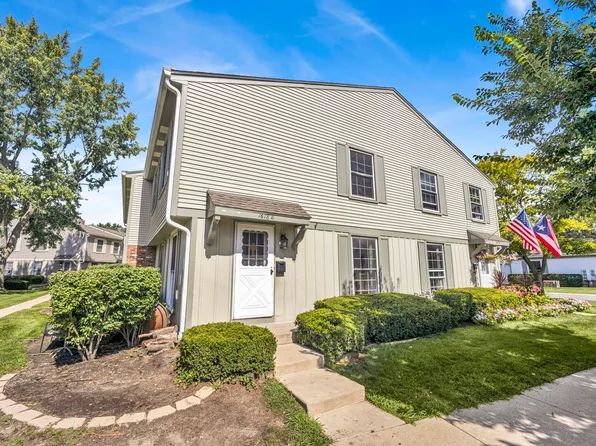 1678 Trowbridge Ct APT D, Wheaton, IL 60189