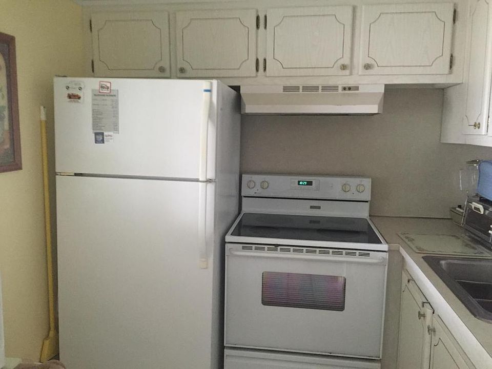 2nd image of 211 Coventry Pl #I-2110