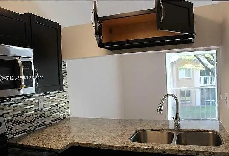 13907 SW 91st Ter #13907 — Photo 3
