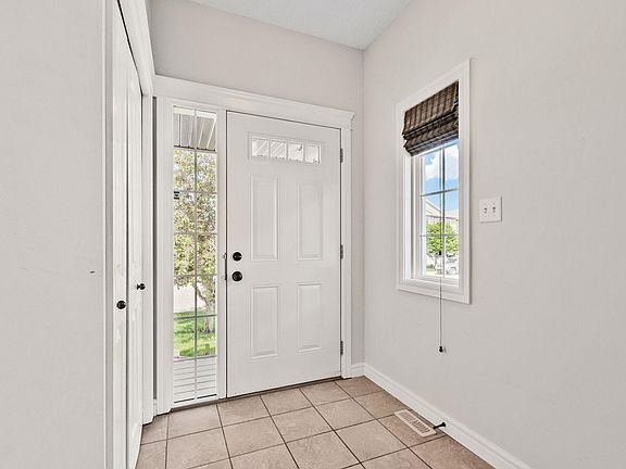 2nd image of 39 Meadowview Ct