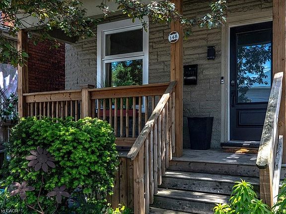 3rd image of 148 Dundurn St N
