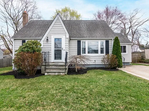 150 Lewiston St, Warwick, RI 02889