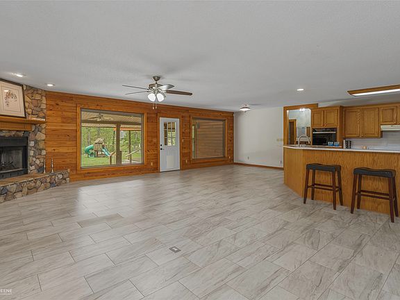 5th image of 184 Hall Rd
