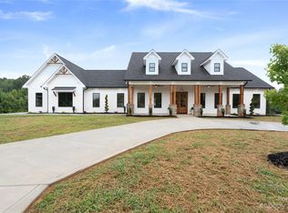 1060 Reba Ln, Kannapolis, NC 28081