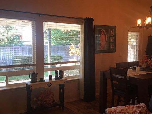 4th image of 932 Willowdale Ave