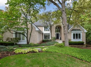 63 Muirfield Cir, Wheaton, IL 60189