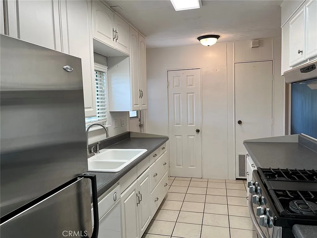 3 bed, 1440 sqft, $2,650 — Photo 3