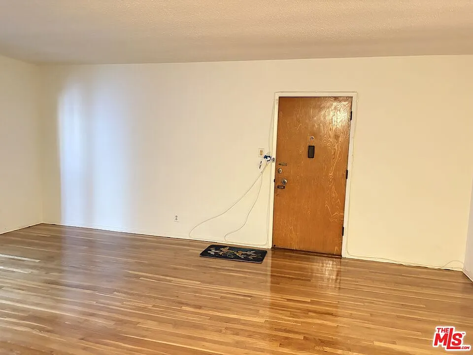1 bed, 1.0 bath, 650 sqft, $2,000 — Photo 3
