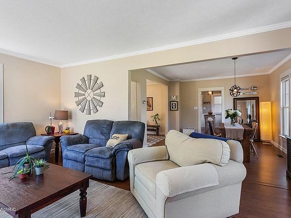 4th image of 402 Archer Ave