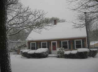 18 Pinewood Ln, Oak Bluffs, MA 02568