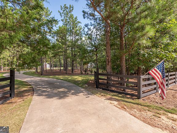 4th image of 1826 Pierce Rd
