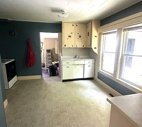 21st image of 627 Prospect Avenue
