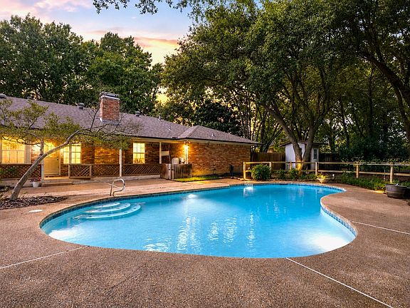3rd image of 5802 Pecan Grove Dr