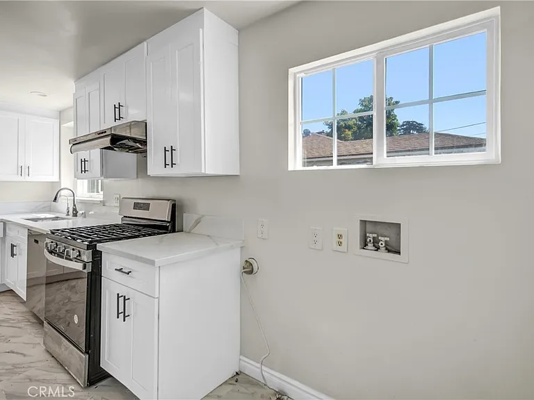 712 W Longden Ave — Photo 22