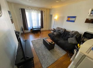 262 Newbury St #3F, Boston, MA 02116