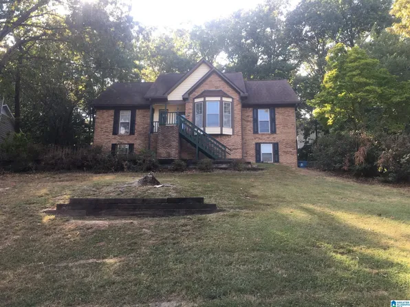 1482 Secretariat Dr, Helena, AL 35080