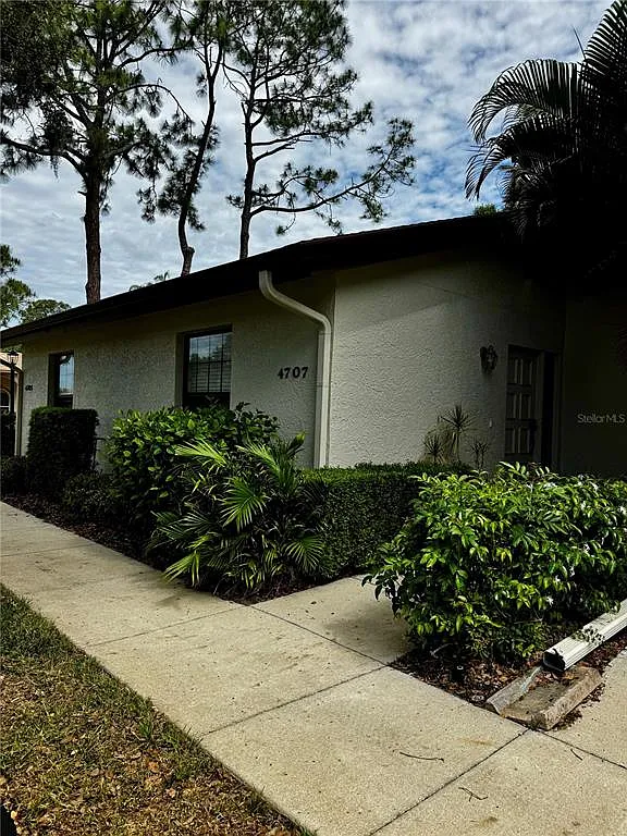 Building Photo - 4707 Winslow Beacon #2