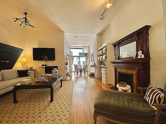 4th image of 65 W 85th St APT 1B