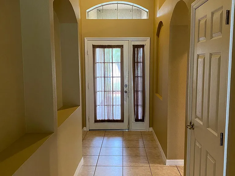 10717 Mottram Point — Photo 10