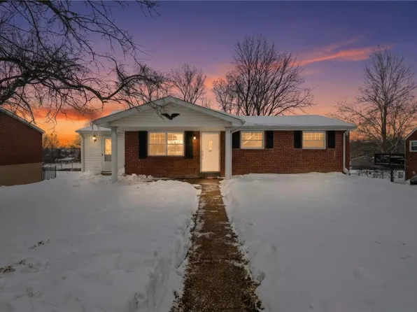 210 Seanor Rd, Irwin, PA 15642