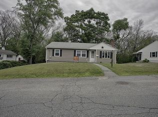 5 Ridgewood Dr, Auburn, MA 01501