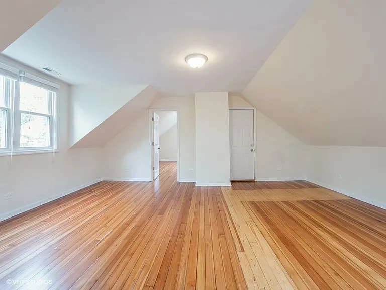 1067 W Cornelia Ave #3 — Photo 3