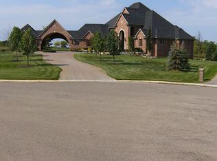 69359 Lake Point Ct, Romeo, MI 48065