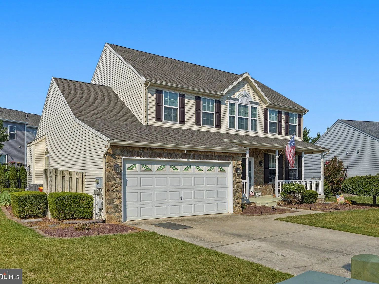 4 bed, 3.5 bath, 3974 sqft, $3,000 — Photo 3