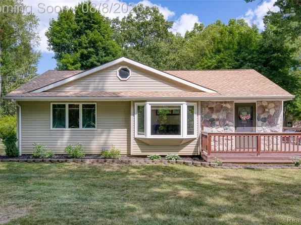 4864 Wylie Rd, Dexter, MI 48130