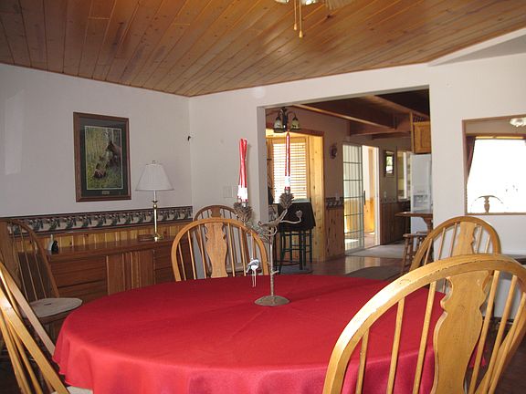 4th image of 671 Villa Grv