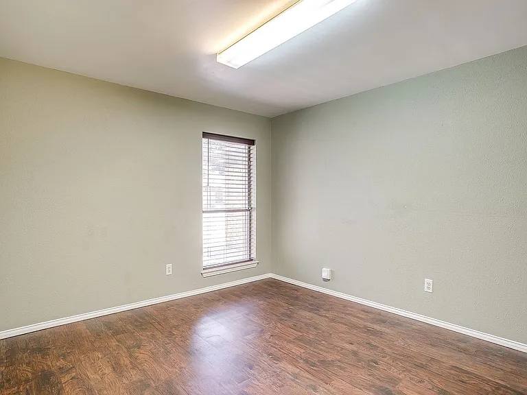 2400 Westpark Way Cir — Photo 16