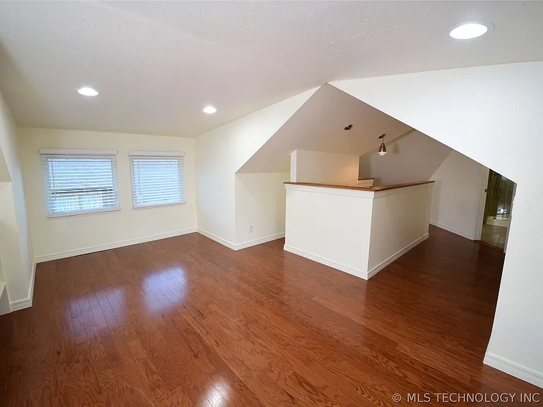 1740 S Yorktown Ave — Photo 25