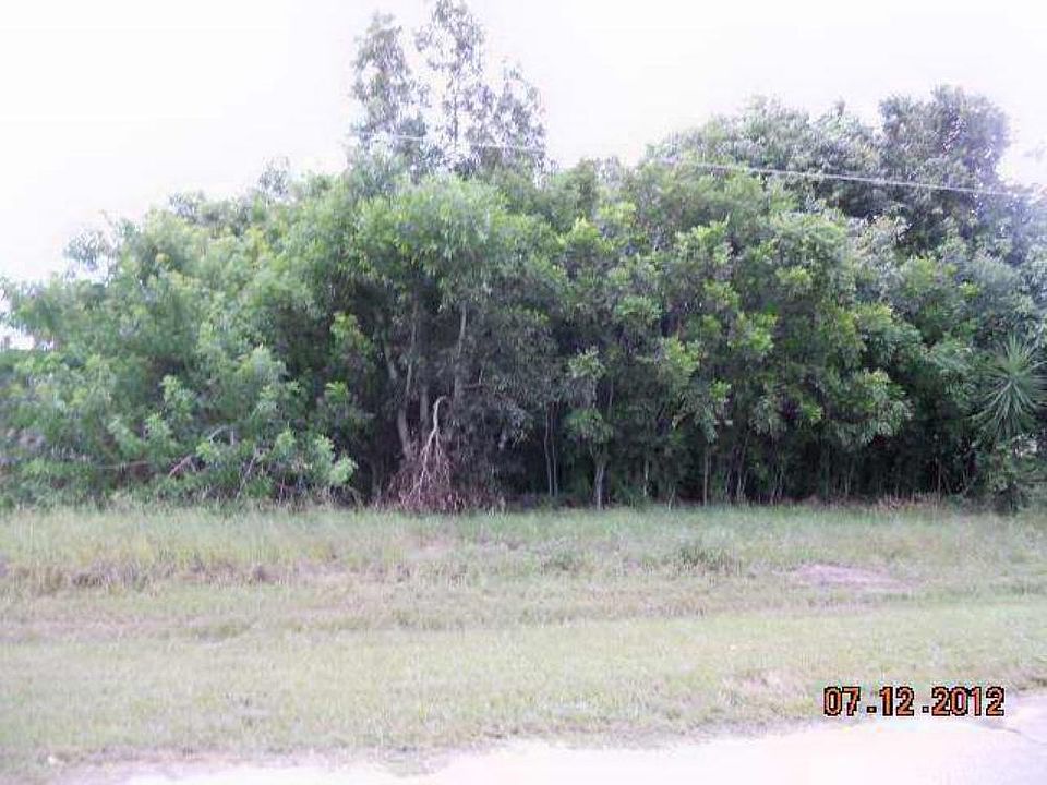 1st image of 2549 SE Calais Street