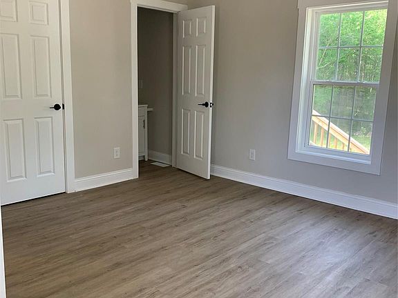 5th image of 603 Hogan Farm Rd