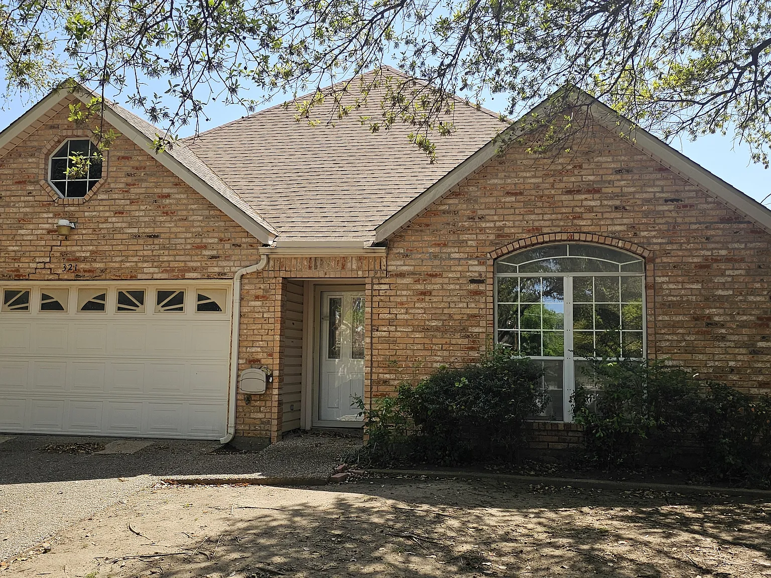 3 bed, 1485 sqft, $2,100 — Photo 2