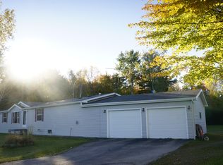 2135 Frog Pond Rd, Oconto, WI 54153