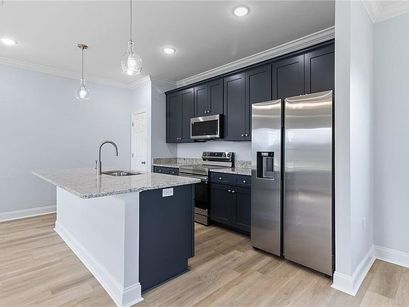 5th image of 435 Pine St