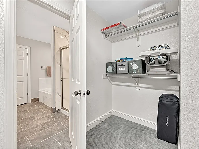 701 SW Maidstone Ave — Photo 18