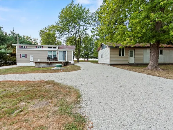 87 & 89 Clear Creek Dr, Neoga, IL 62447